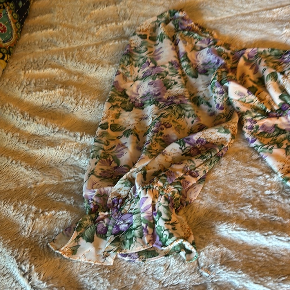 Floral Summer Top - Picture 5 of 6